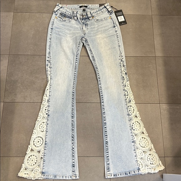 True Religion Light Wash , Low Rise, Crochet ,Joey Flare Jeans - Picture 7 of 13